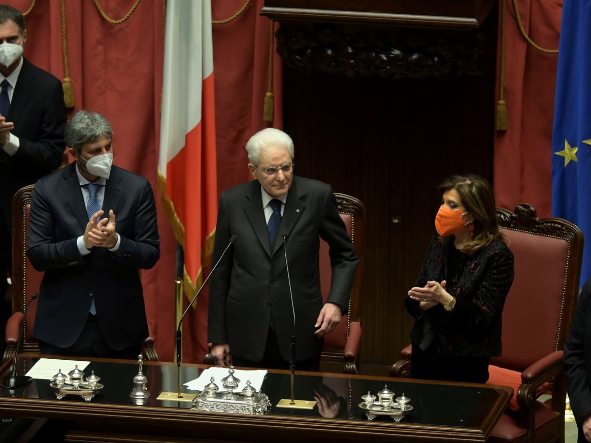 Il secondo Mattarella comincia e ne ha per tutti