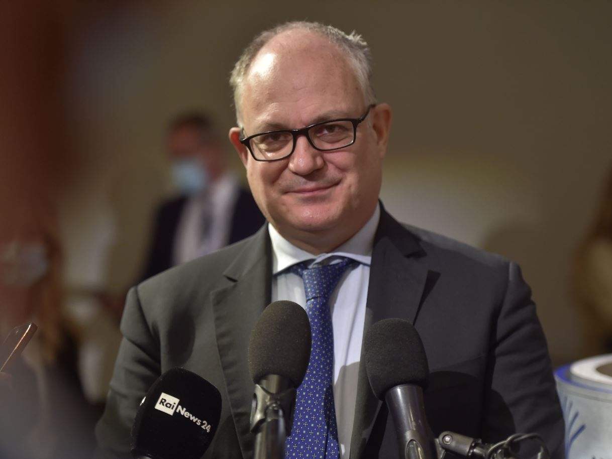 Sindaco di Roma: la candidatura di Gualtieri spariglia le carte e le ambizioni di Virginia Raggi
