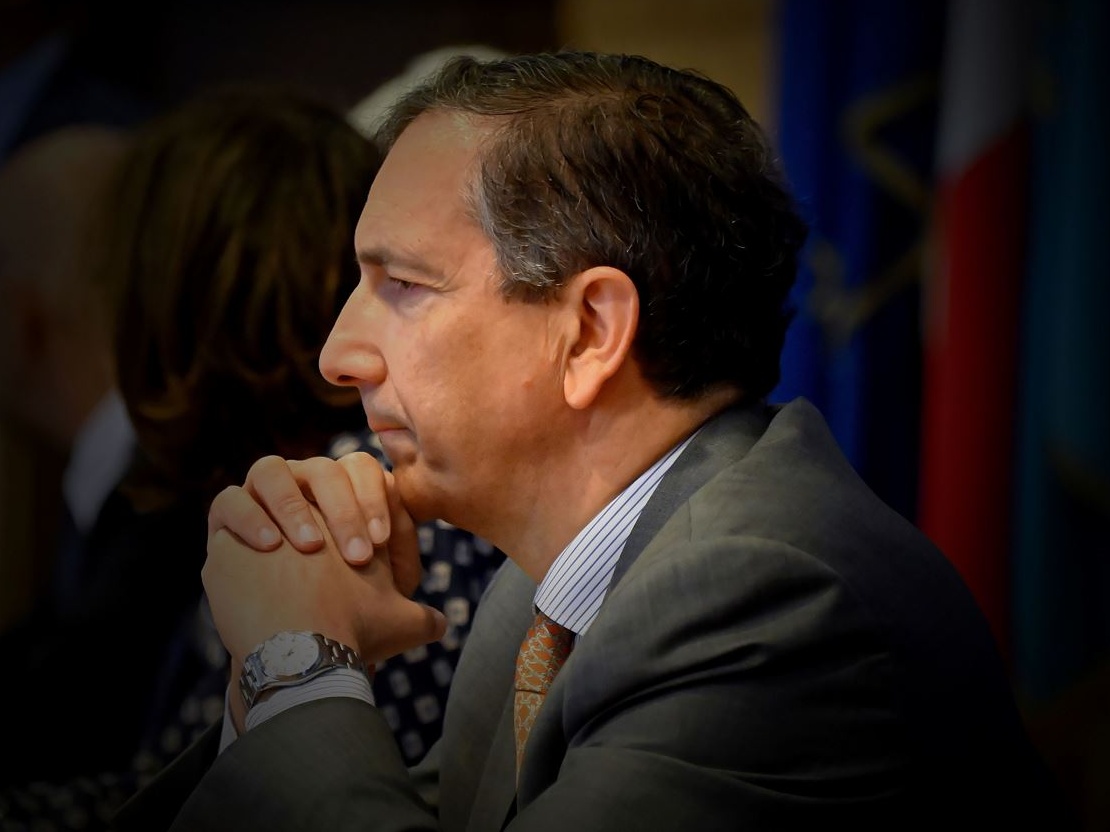 Le difficoltà di Telecom evidenti a tutti, meno al suo management