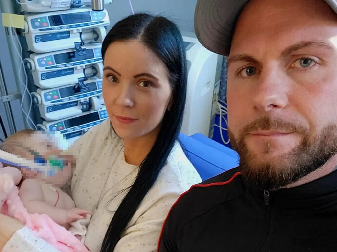 Piangiamo Indi, ma smettiamo di strumentalizzarne la vita e la morte