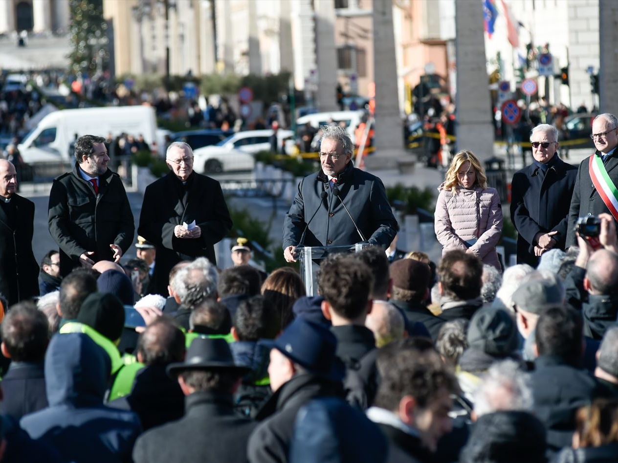 Giubileo 2025: Meloni, Gualtieri e Salvini inaugurano Piazza Pia, simbolo del Metodo Giubileo