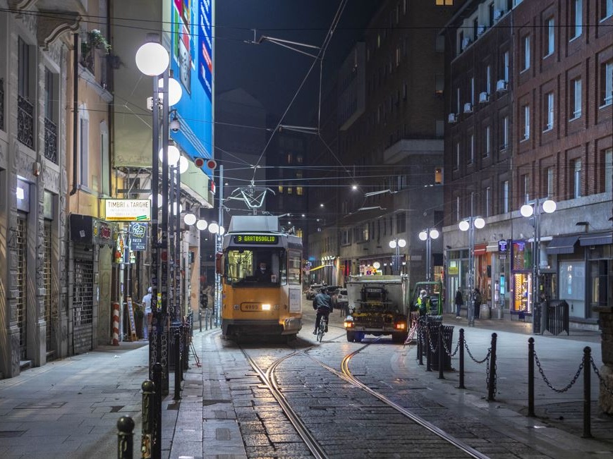 Spari nella movida di Milano: le città italiane tra paura, percezione e vuoti istituzionali