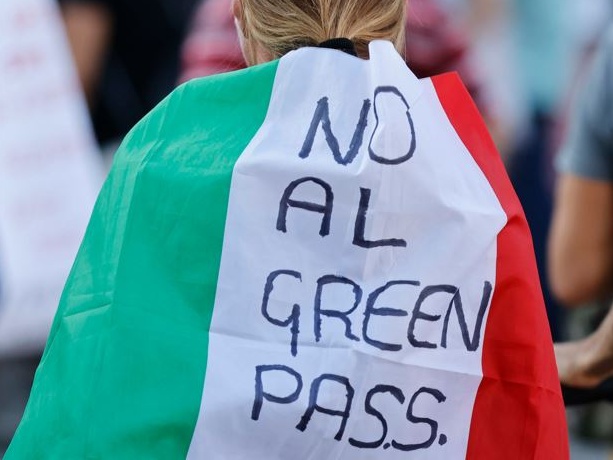L'intolleranza è diventata ormai uno strumento di lotta