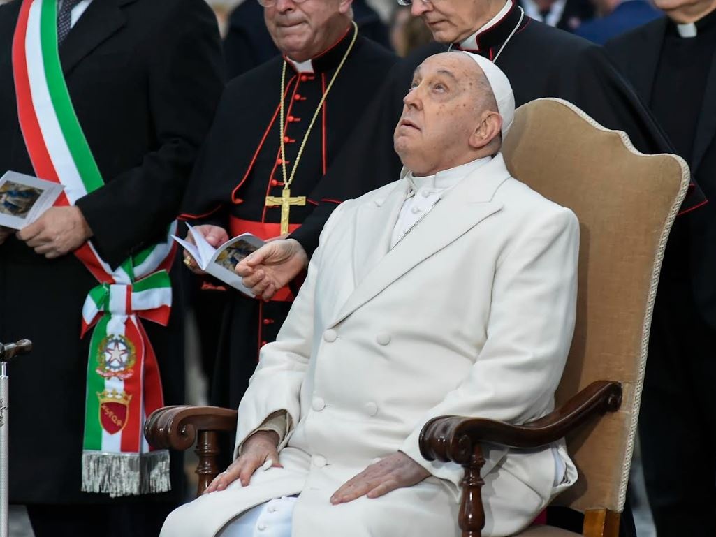 Francesco parla di ''frociaggine'' ed è scandalo