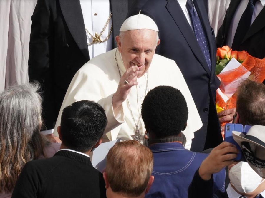 Papa Francesco, notte serena ma il quadro resta critico
