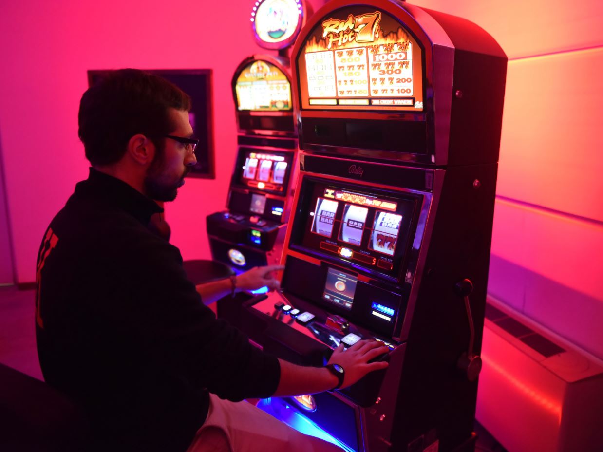 Covid-19: la chiusura delle sale gioco arricchisce il circuito illegale