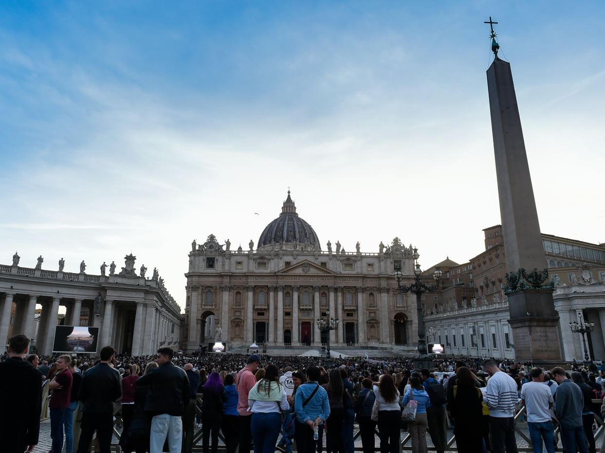 Zona rossa attorno a San Pietro: sicurezza rafforzata per l’ultimo saluto a Francesco