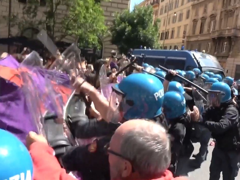 Scontri Polizia-manifestanti a Roma: se la protesta è solo un pretesto