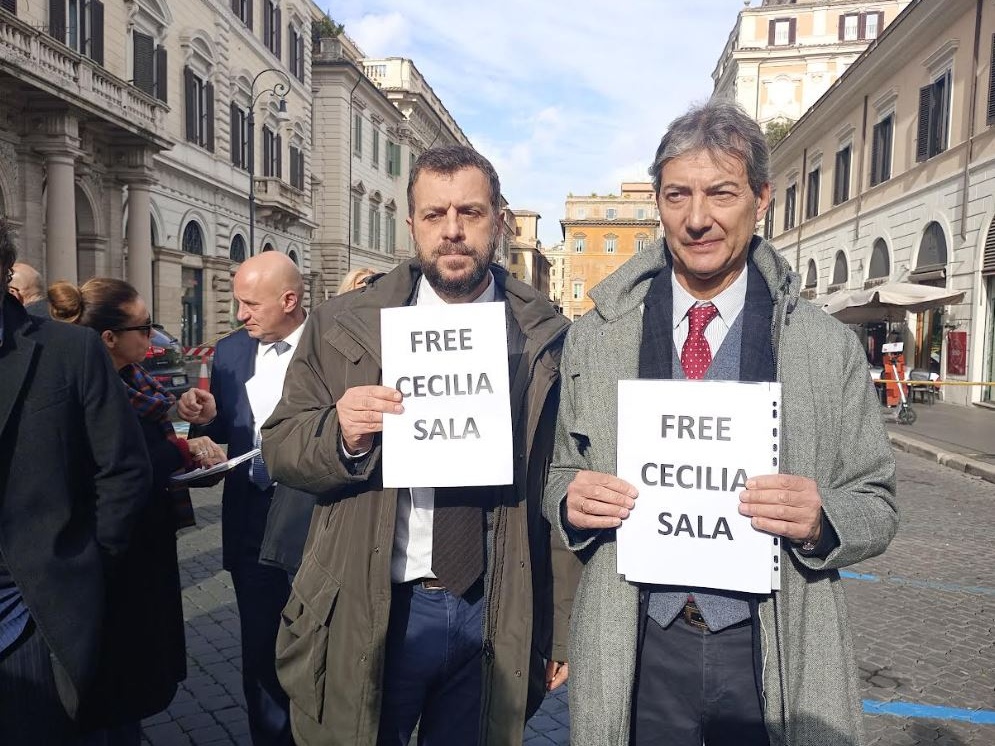 Iran nega ritorsione per Abedini, a Roma sit-in per Cecilia Sala