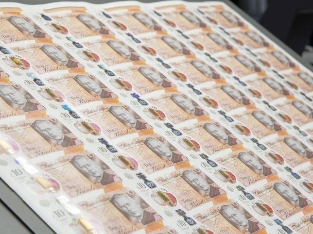 Sterlina in caduta libera: inflazione e debito la spingono al ribasso