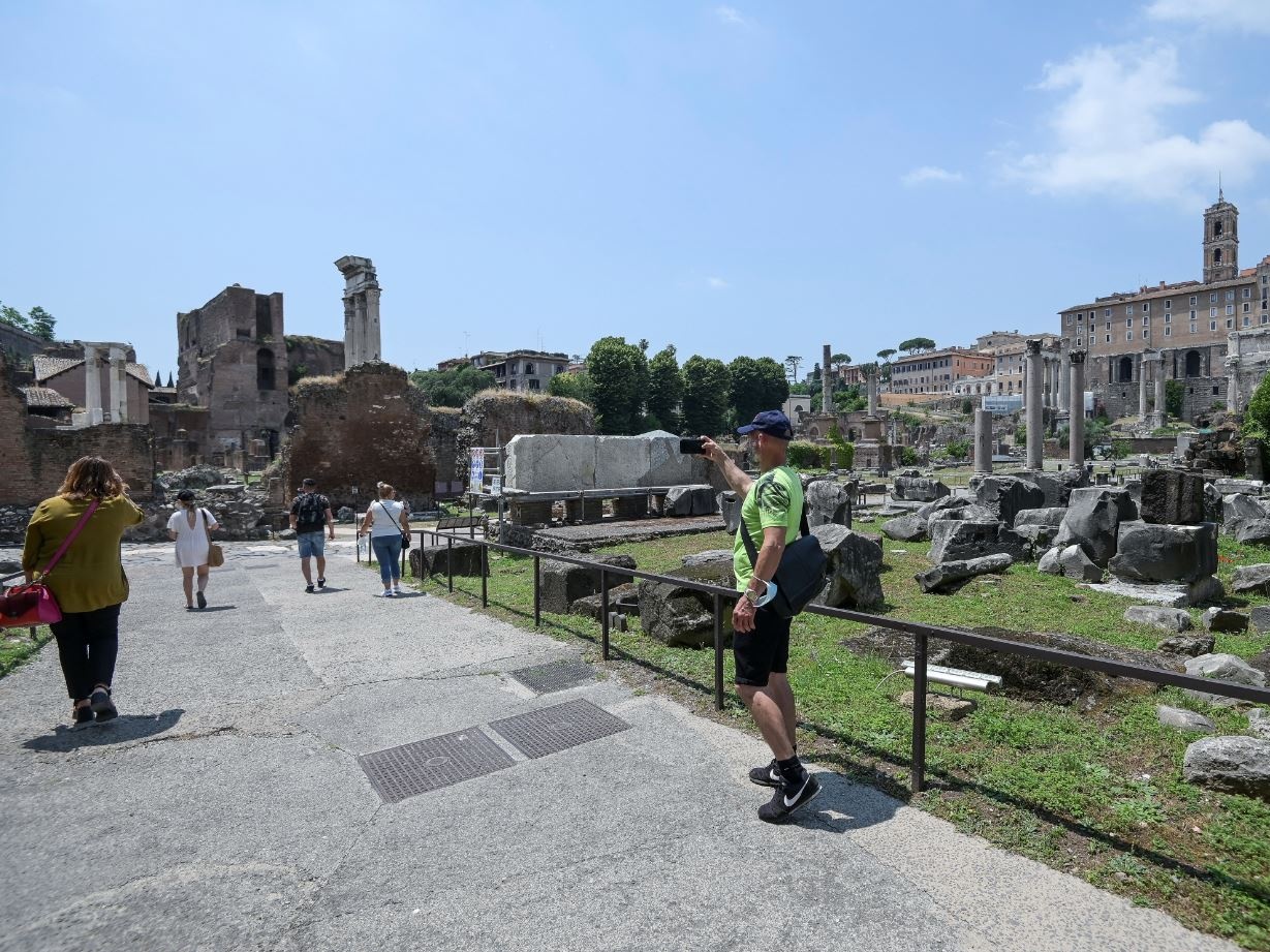 Demoskopica: Nell'estate 2021, presenza di turisti stranieri in crescita del 15,3%