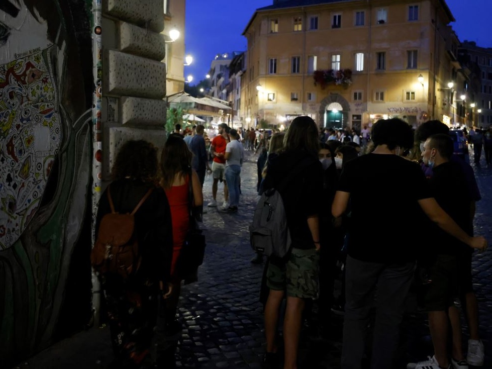 Eurispes: Il 66% dei giovani italiani è fiducioso per il futuro