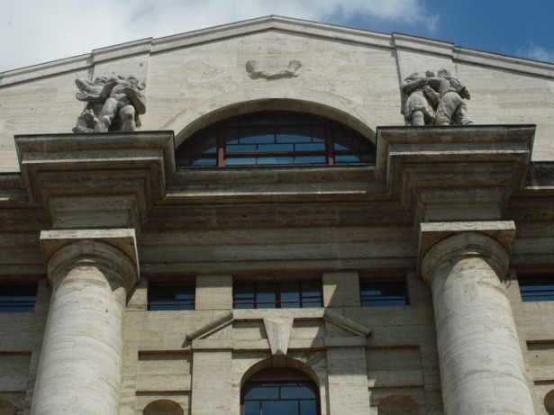 Borsa Italiana, l’anno dei record: Milano torna ai livelli del 2001