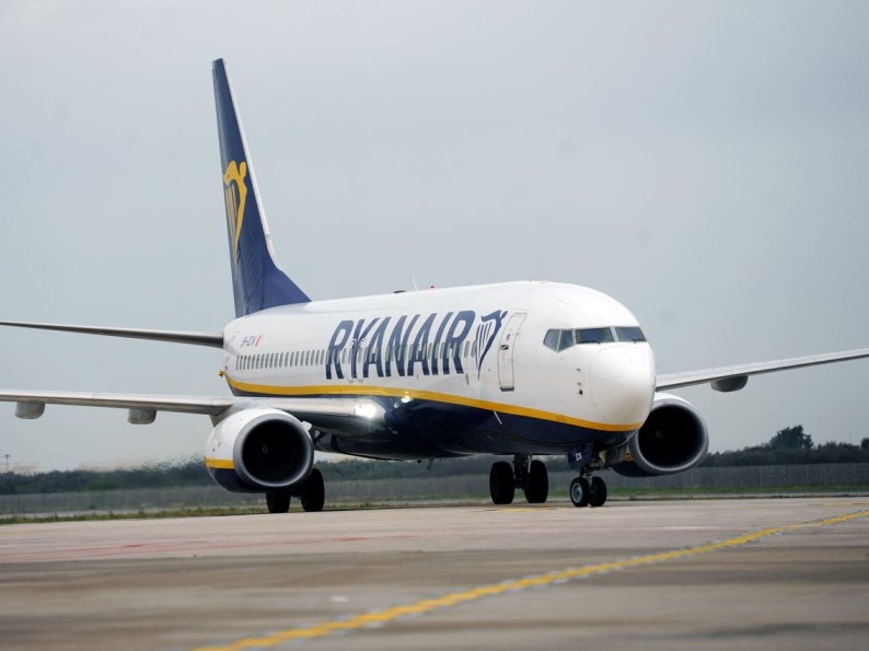 Antitrust, multa da 255,7 milioni a Ryanair per abuso di posizione dominante