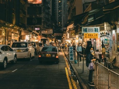 Cina: a dicembre, il settore dei servizi rallenta a 52 punti