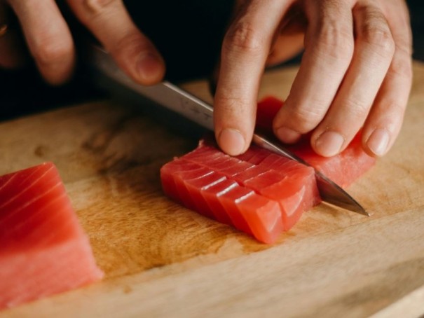 Tokyo, record all’asta: tonno da 2,8 milioni di euro. Segnali di fiducia per ristorazione e consumi