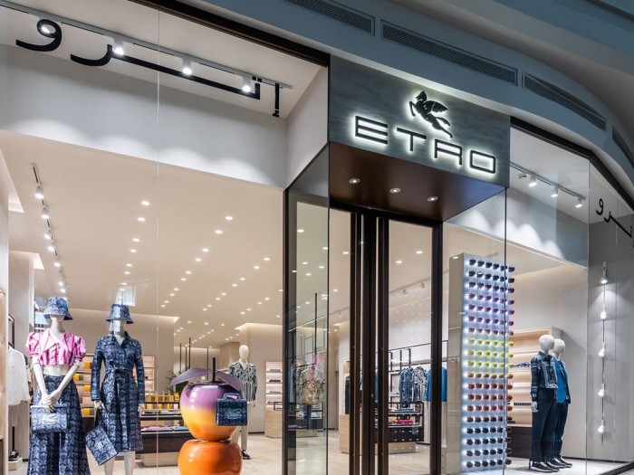 Etro verso il riassetto: L Catterton resta al controllo, entra una nuova cordata