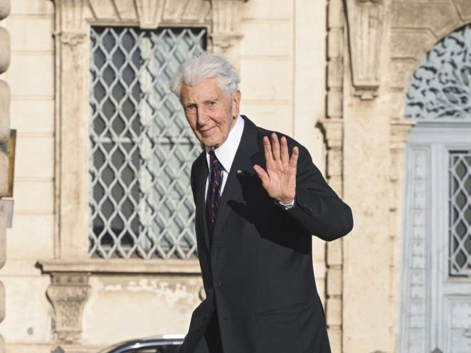 Augias, cori e modernità inquieta