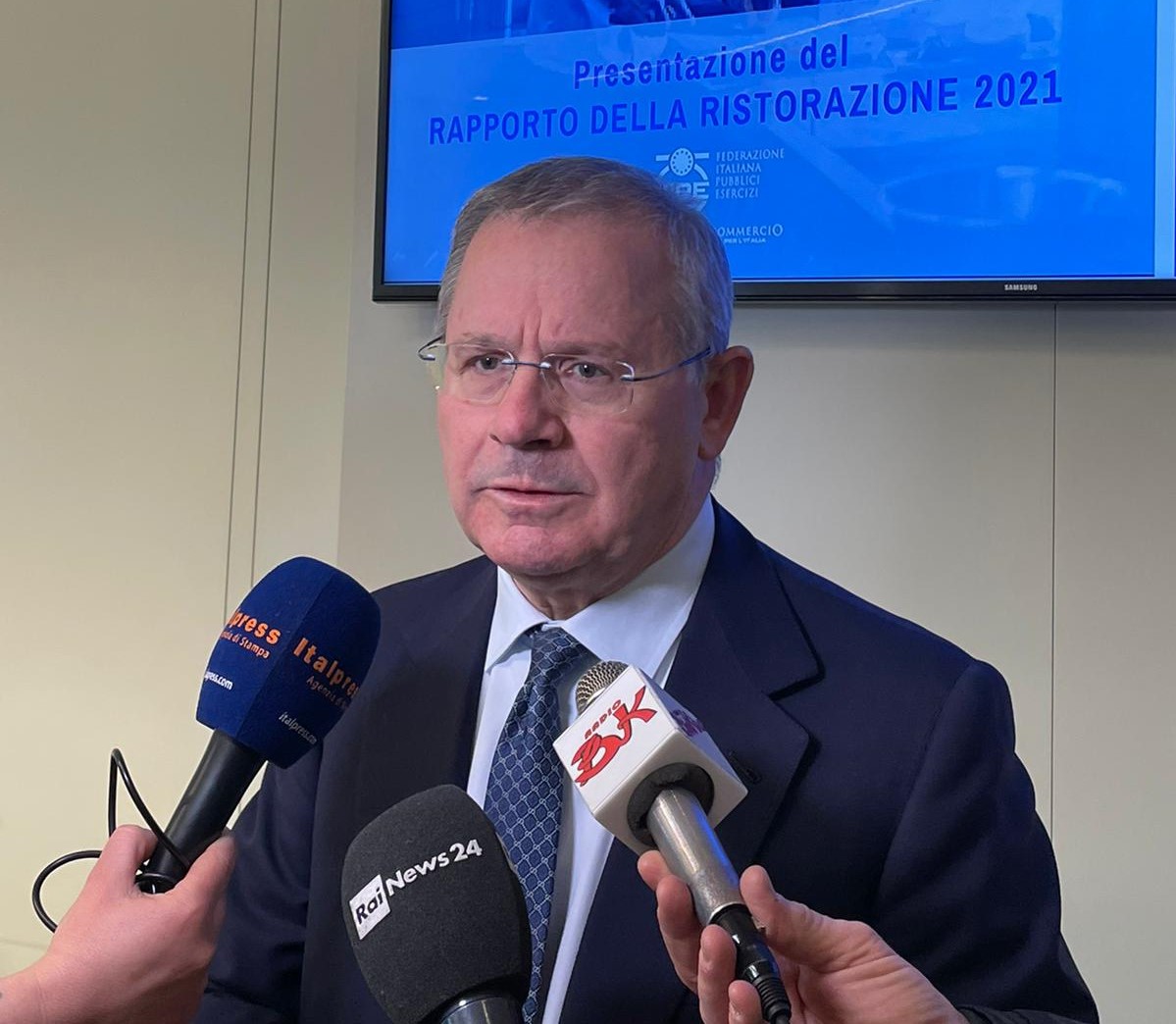 Rapporto Fipe-Confcommercio: ristorazione, l’inflazione spaventa le imprese. Ripresa ancora rimandata