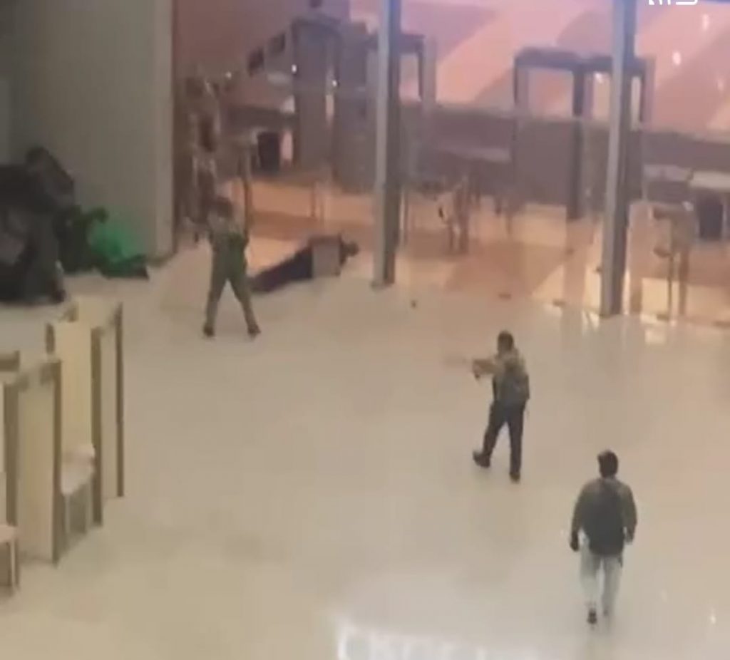 I social scatenati alla ricerca di colpe e responsabili, ma spesso si tratta di falsi