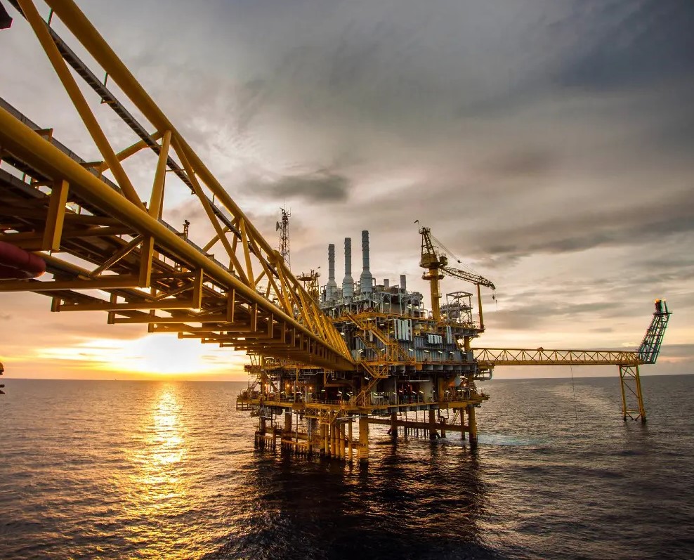 Petrolio: l’Angola annuncia l'uscita dall'Opec, cala il prezzo del greggio