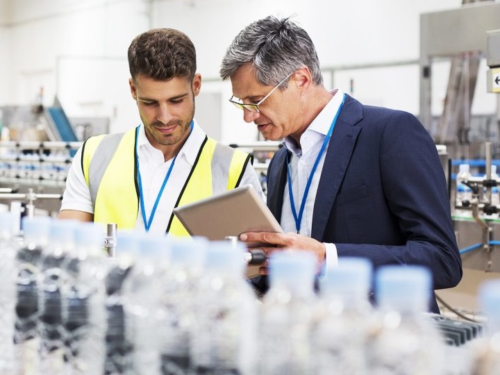 L’industria italiana si mostra più resiliente del previsto