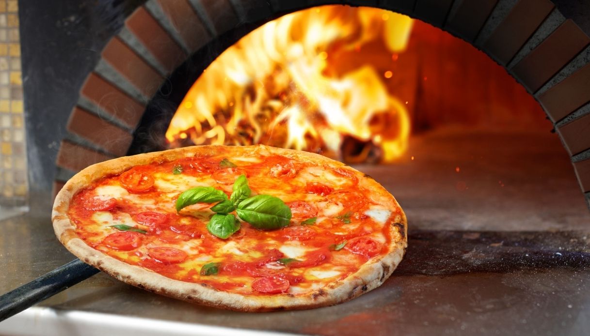 Giornata Pizza: crack da 2,5 mld con la ripresa dei contagi