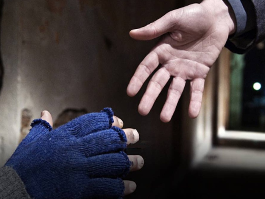 L’Italia degli invisibili. Quando l’indifferenza uccide